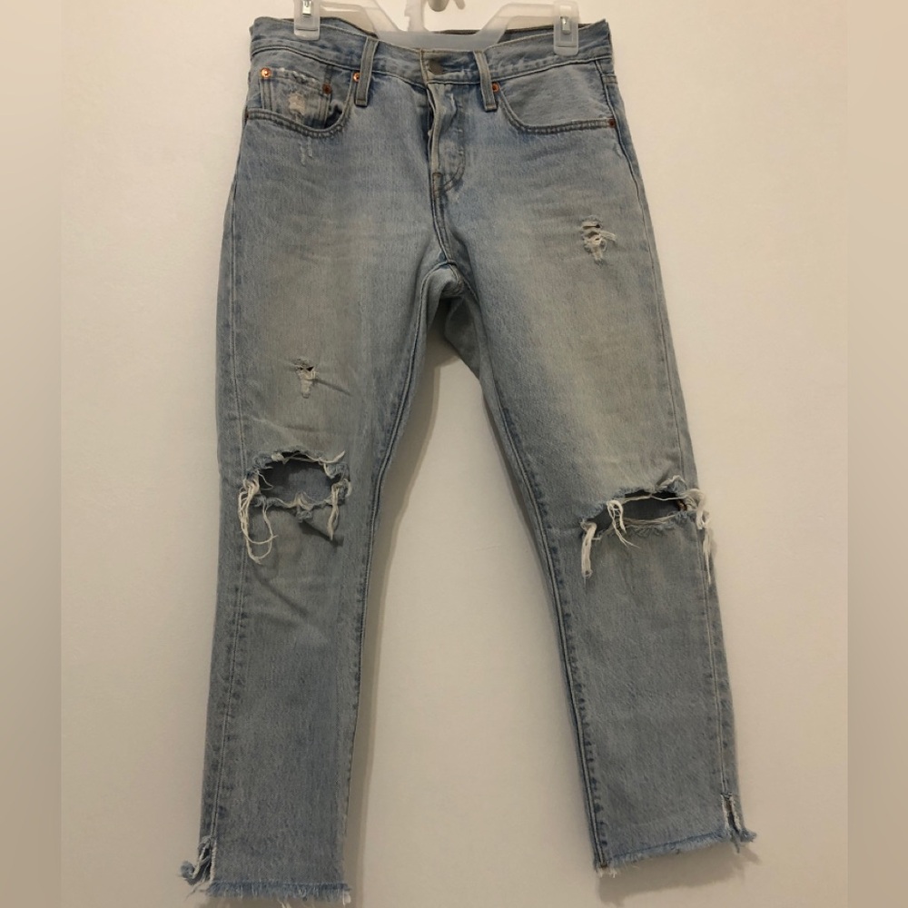 Levi's 501 T taper light wash button fly raw hem distressed ripped knees w27